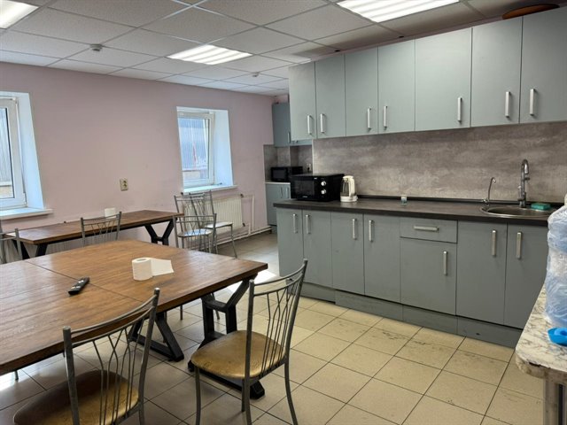 Продажа производственного помещения 900 м² с кран-балками в городе