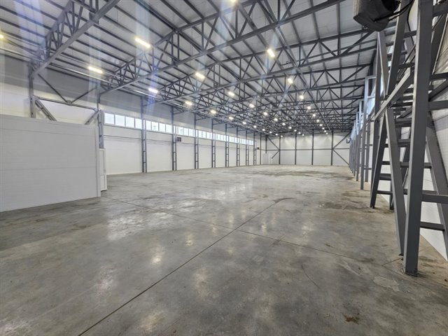Продажа готового производственного комплекса 1620 м² на земельном участке 40,8 соток