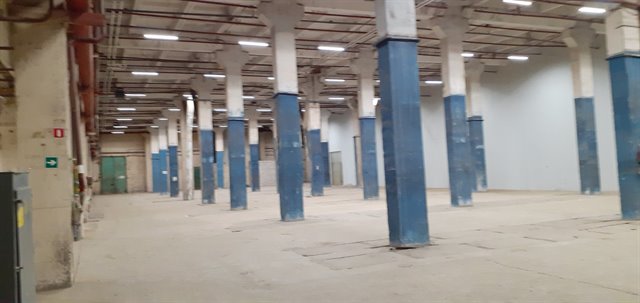 Аренда теплого склада 1700 кв.м с пандусом, близость КАД