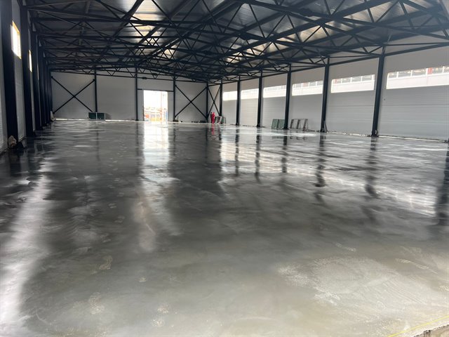 Аренда под склад-производство 1300 м² возле Mуpмaнскoго шoсce