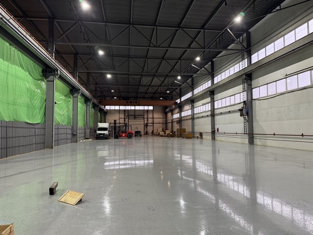 Аренда отапливаемого цеха 1800 м² с двумя кран-балками на 20 т