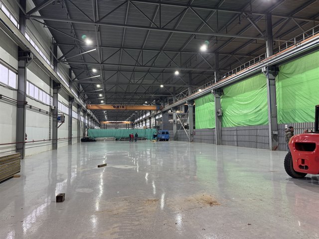 Аренда отапливаемого цеха 1800 м² с двумя кран-балками на 20 т