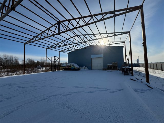 Аренда ангара 1000 м² на земельном участке 3000 м²