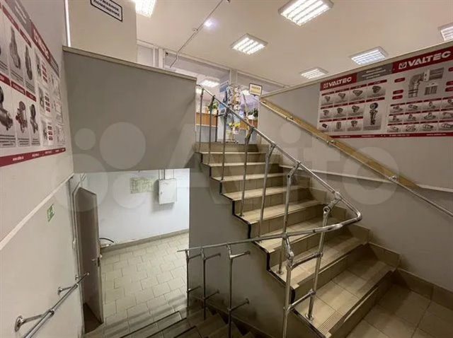 Аренда офисно-складских помещений 1000 м²