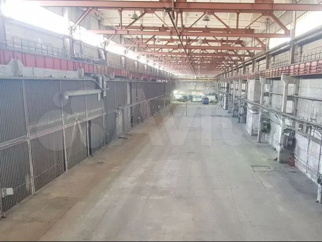 Продажа производсвтенного цеха 5600 м² с 3 кран-балками на 5 и 10 тонн