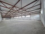 Продажа двух отдельно стоящих зданий 2800 м² на земельном участке 2,7 га