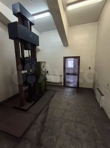 Аренда отапливаемого склада с 4 кран-балками до 5 т