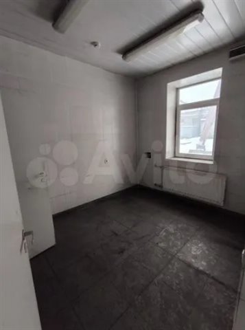 Аренда отапливаемого склада с 4 кран-балками до 5 т