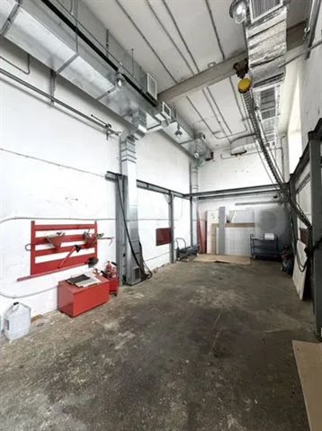 Продажа производственно-складского комлпекса 2339 м² на земельном участке 32 сотки