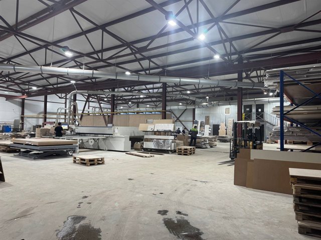 Продажа отдельно стоящего здания 1300 м² на земельном участке 1700 м²