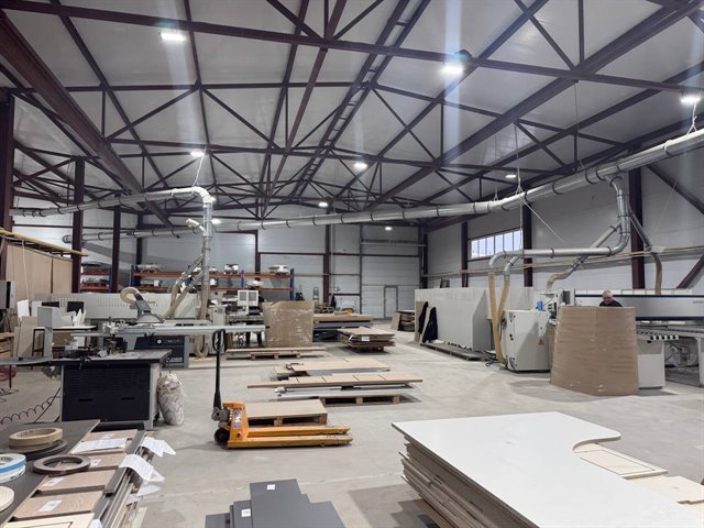 Продажа отдельно стоящего здания 1300 м² на земельном участке 1700 м²