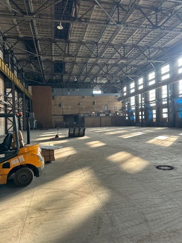 Аренда склада 2200 м² с пандусом в городе