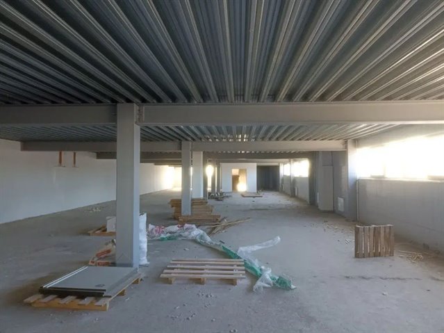 Аренда помещения под склад-производство от 2500 м² до 5000 м² с двумя кран-балками по 10 т