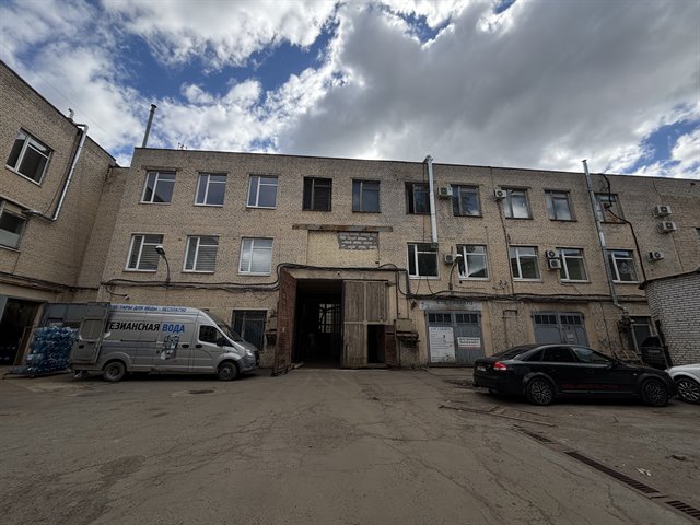 Аренда отапливаемого помещения под склад-производство общей площадью 2000 м2 с кран-балками 5 и 10 т. и мостовым краном 15 т.