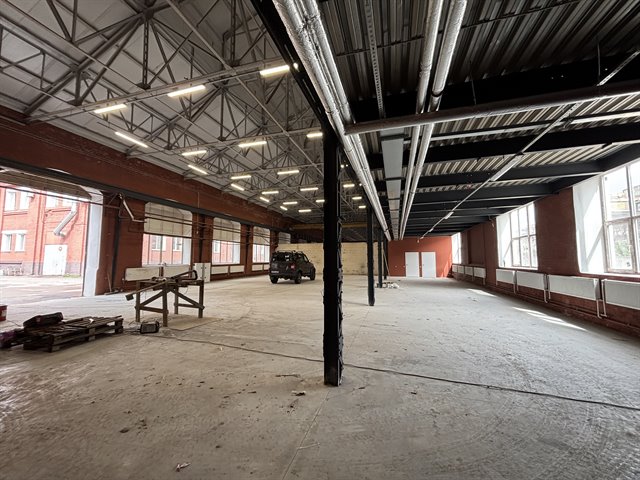 Аренда производственно-складского помещения 2100 м² с кран-балками 3,2 и 5 тонн