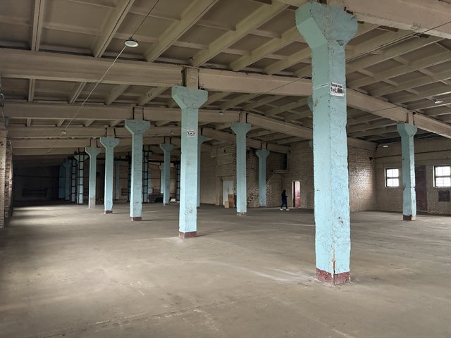 Аренда помещeния свободного нaзначeния 2488 м² в городе