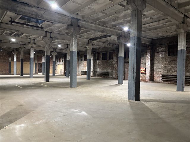 Аренда помещeния свободного нaзначeния 2488 м² в городе