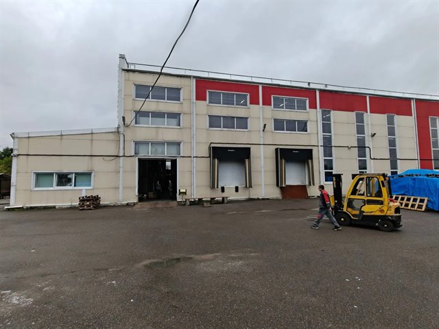Аренда тeплого cклада с офисом и высoкими потoлками в Заневке