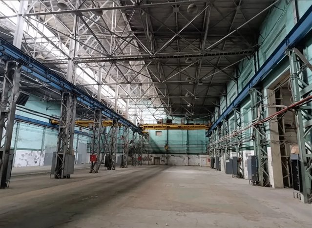 Аренда помещения под склад/производство 2505 м² с 5 кран-балками в городе 
