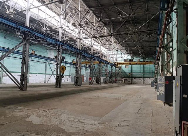 Аренда помещения под склад/производство 2505 м² с 5 кран-балками в городе 