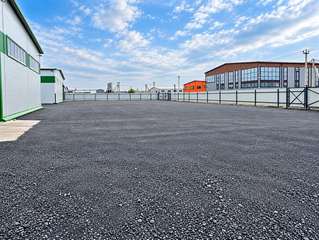 Производственно-складской комплекс 1083 м² с отоплением, участком, мощностью 150 кВт в 4,5 км от КАД — продажа